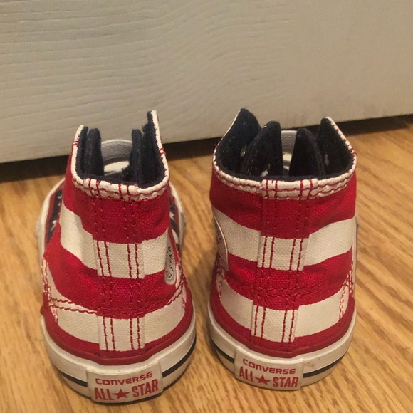 Converse - Picture 2 of 3